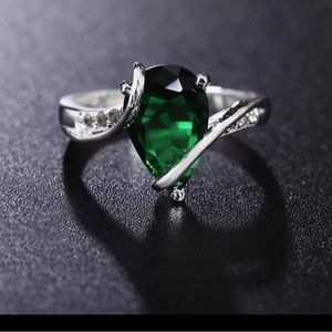 Emerald Diamond Inlay Ring 925 Sterling Silver Comes in gift box ⭐️⭐️⭐️⭐️⭐️ Ring